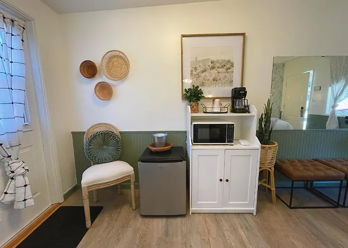 Emerald Valley Inn